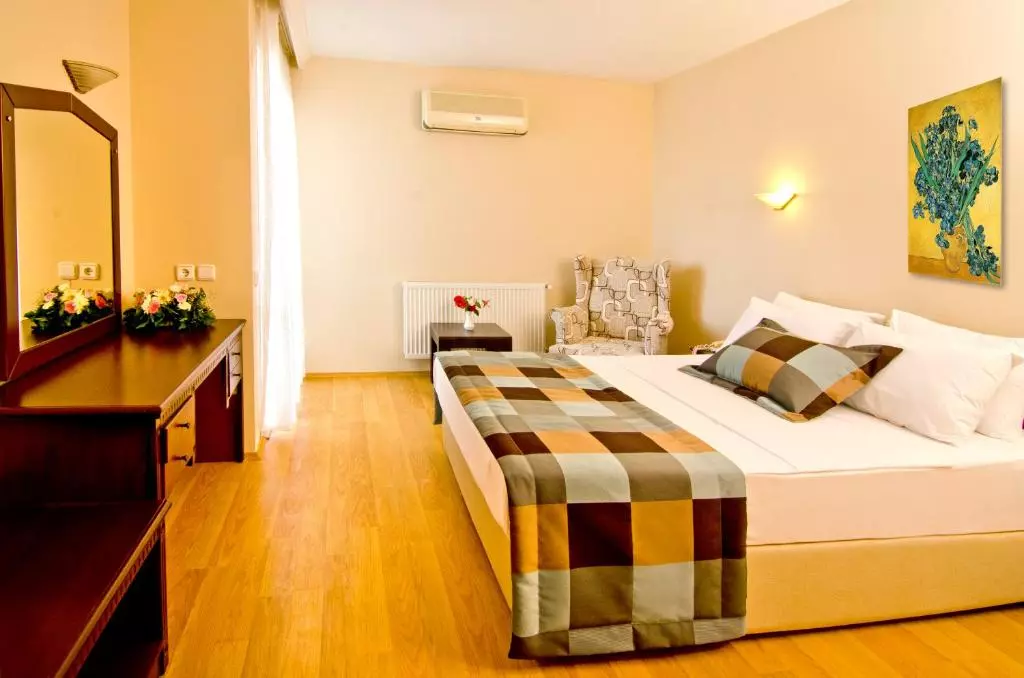 CITYS HILL HOTEL ROOMS.jpg